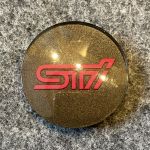 Заглушка колесного диска STI Subaru OEM